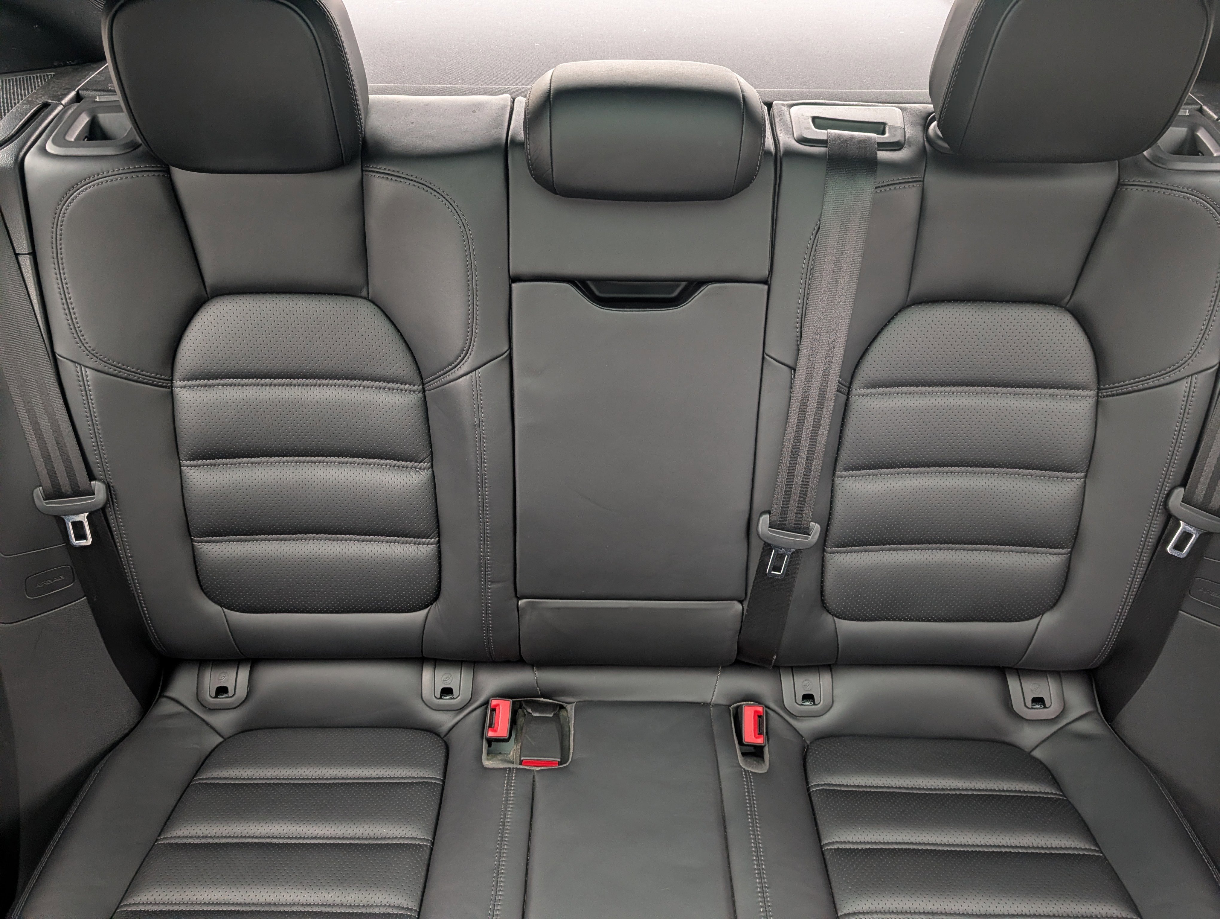 Used 2018 Porsche Macan Turbo w/ Premium Package Plus image 12