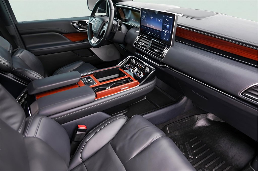 Used 2024 Lincoln Navigator L Reserve image 35