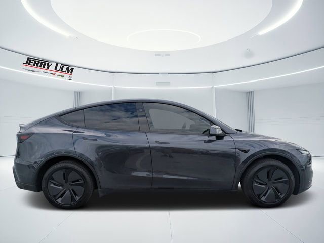 Used 2026 Tesla Model Y 2WD image 2