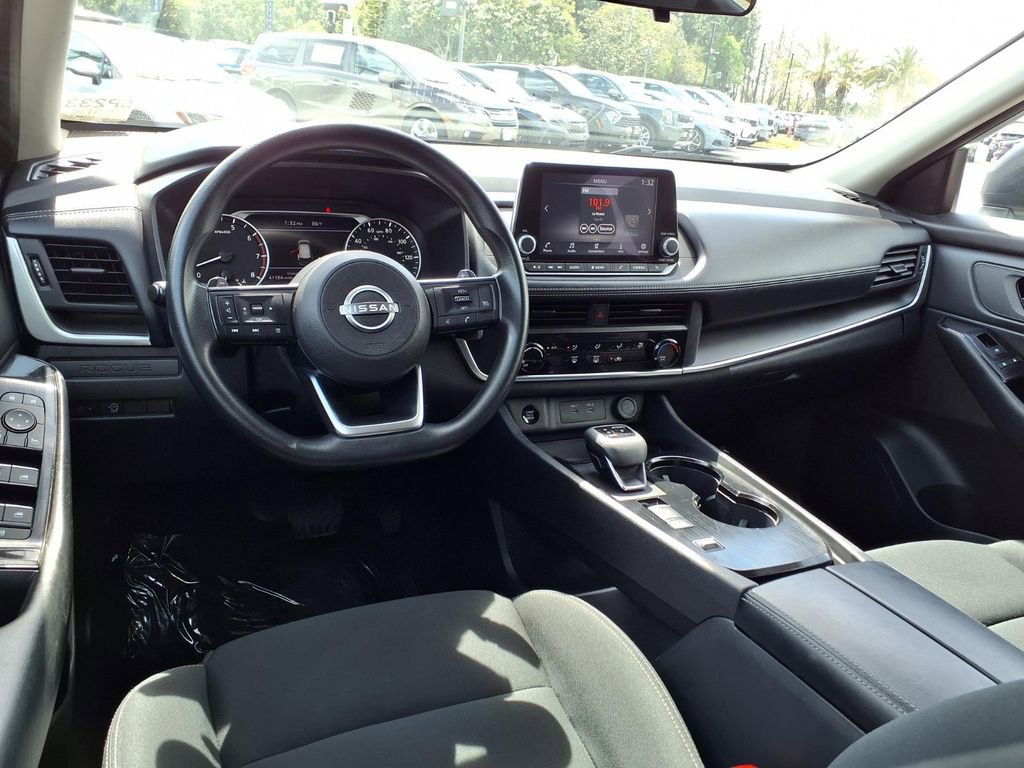 Used 2024 Nissan Rogue S image 13