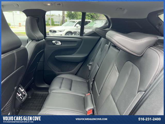 Used 2025 Volvo XC40 B5 Plus w/ Protection Package Premier image 9