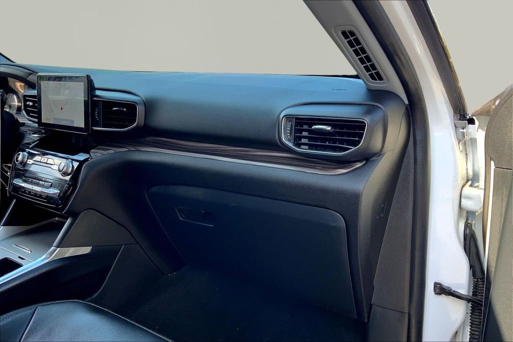 Used 2022 Ford Explorer Limited w/ Equipment Group 301A image 19