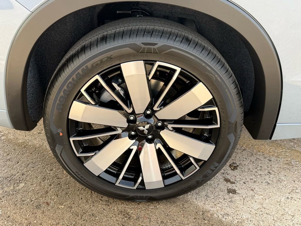 New 2026 Mitsubishi Outlander SEL image 14