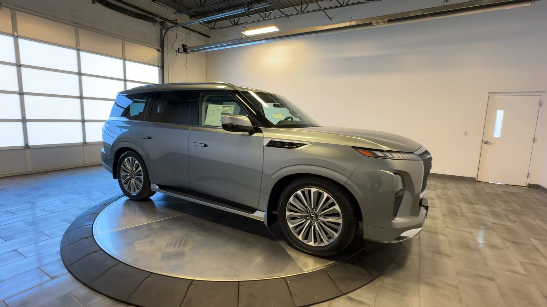 New 2026 INFINITI QX80 Luxe w/ Cargo Package AWD/4WD image 2