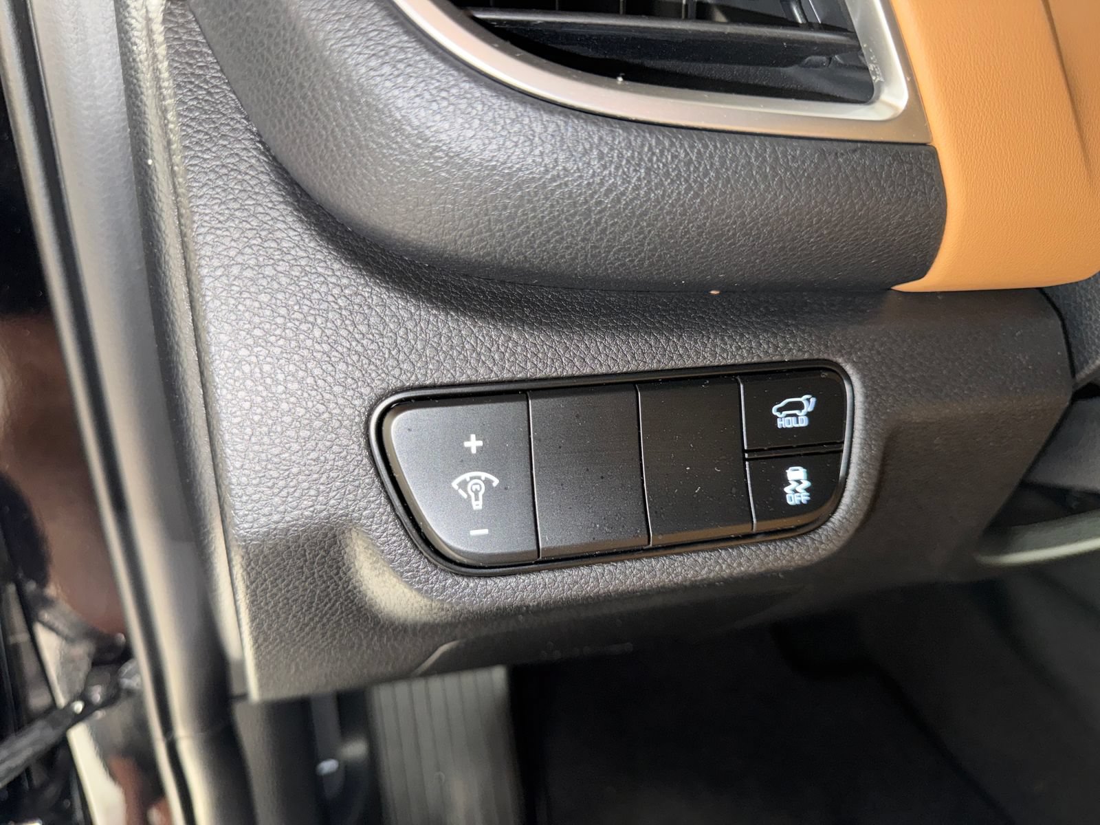 Certified 2024 Kia Seltos SX w/ SX Sunroof Package AWD/4WD image 18