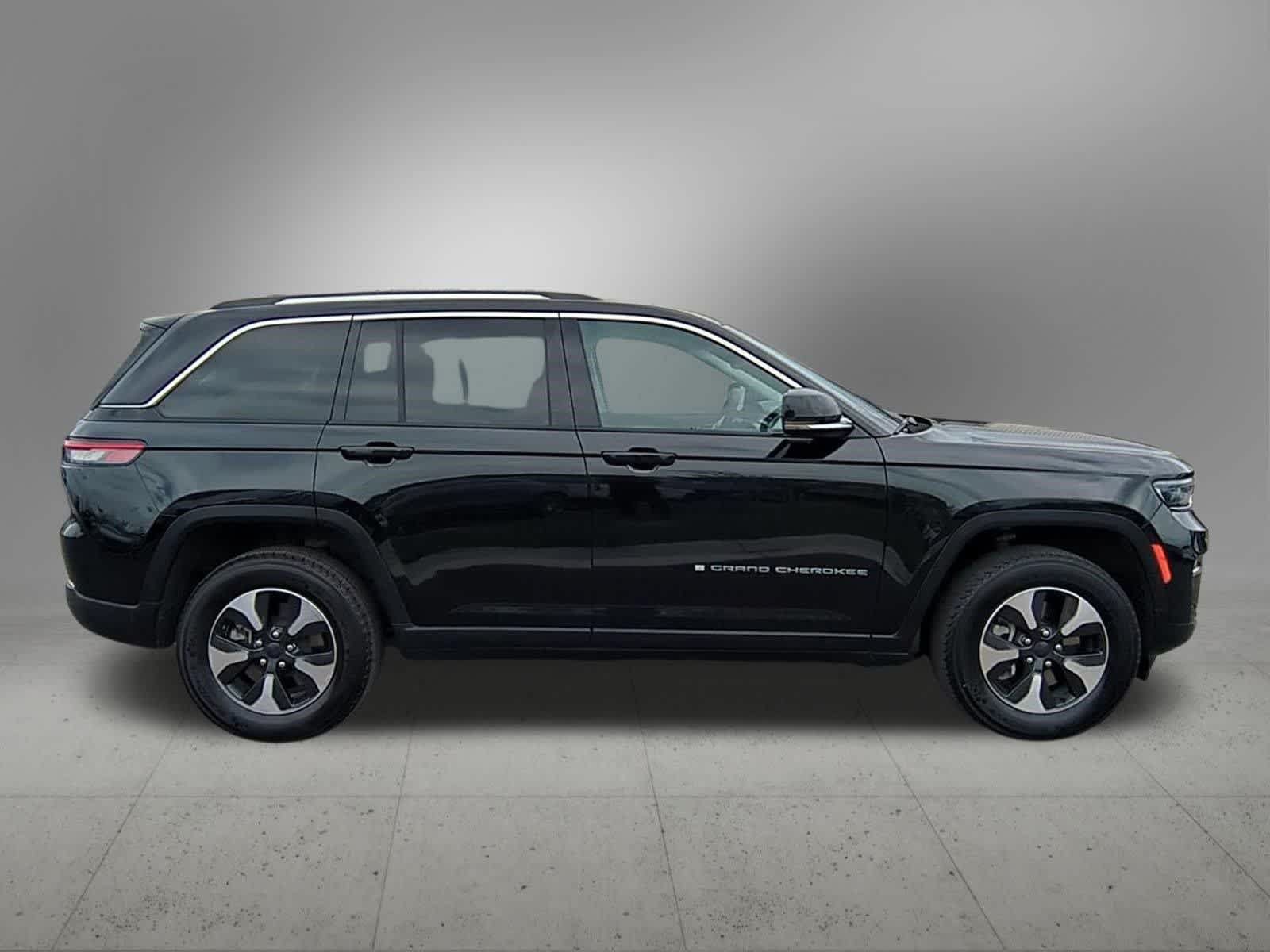 Used 2024 Jeep Grand Cherokee Limited 4xe AWD/4WD image 7