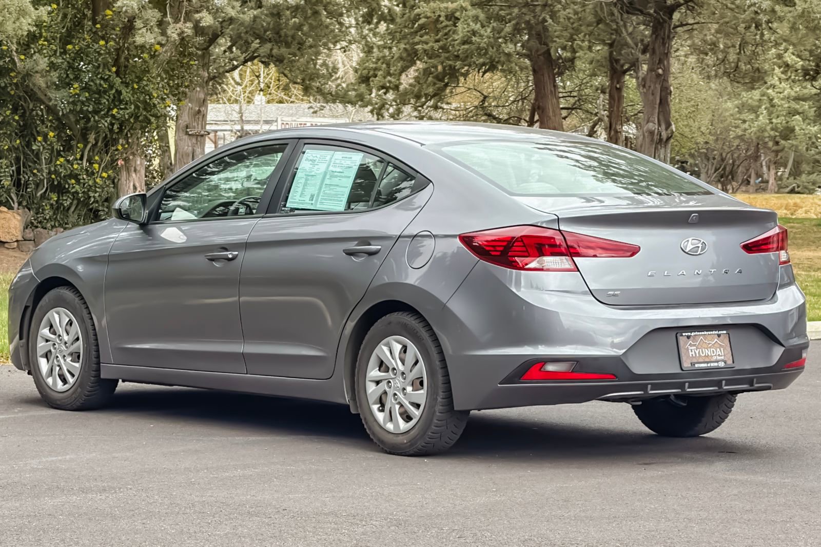 Used 2019 Hyundai Elantra SE w/ Cargo Package FWD image 6