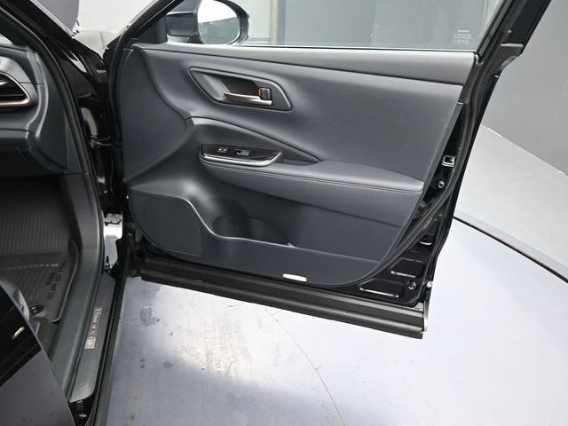 Certified 2025 Toyota Crown Signia AWD/4WD image 13