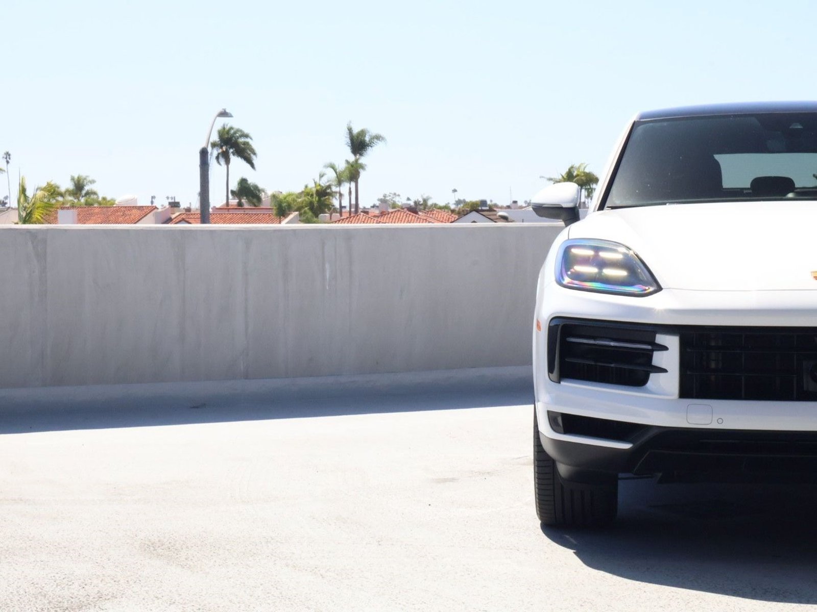 Certified 2025 Porsche Cayenne E-Hybrid Coupe AWD/4WD image 12