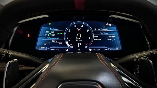 Used 2024 Chevrolet Corvette Stingray Premium Cpe w/ Z51 Performance Package RWD image 11