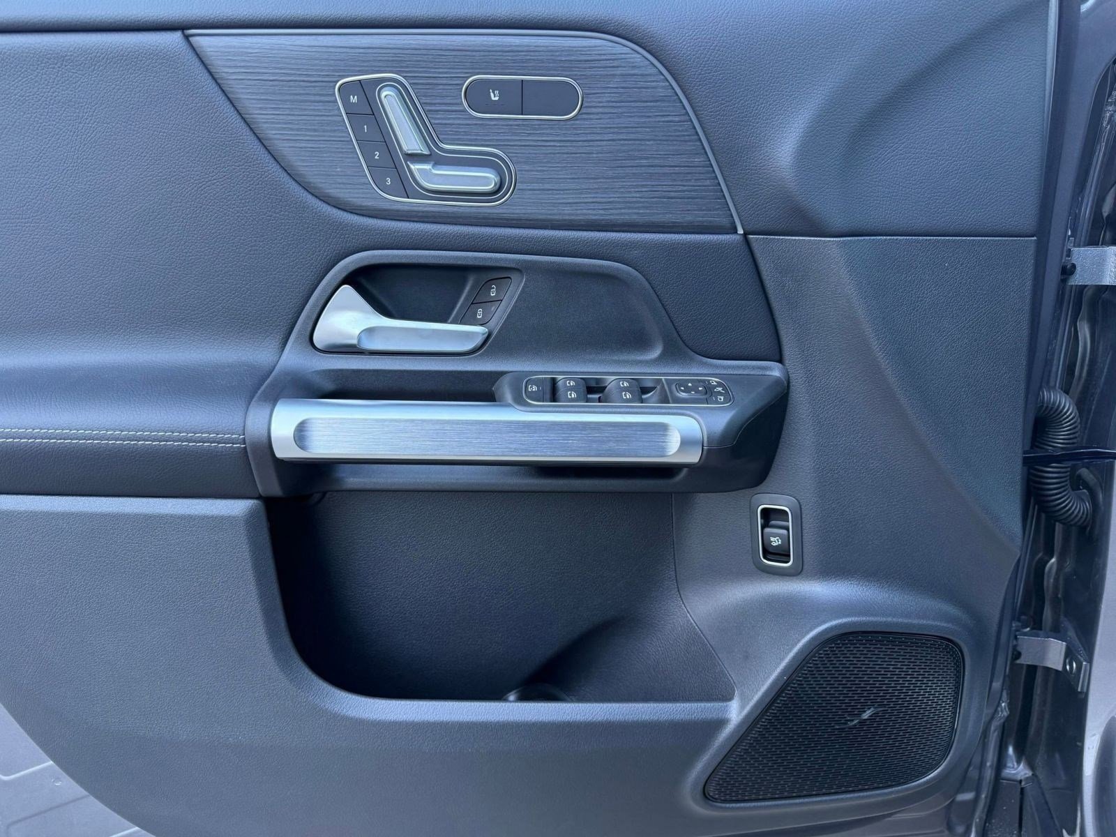 New 2026 Mercedes-Benz GLB 250 4MATIC image 19