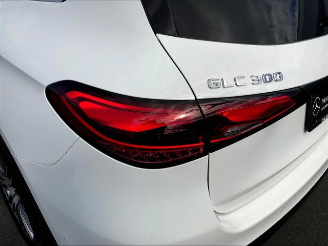 Used 2026 Mercedes-Benz GLC 300 4MATIC image 24
