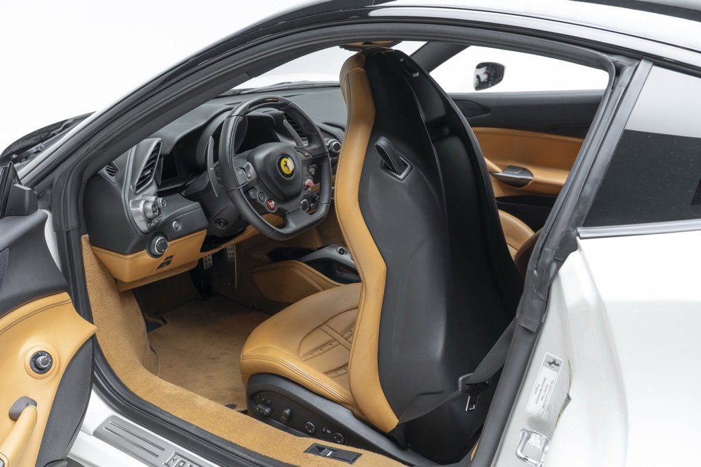 Used 2016 Ferrari 488 GTB image 13