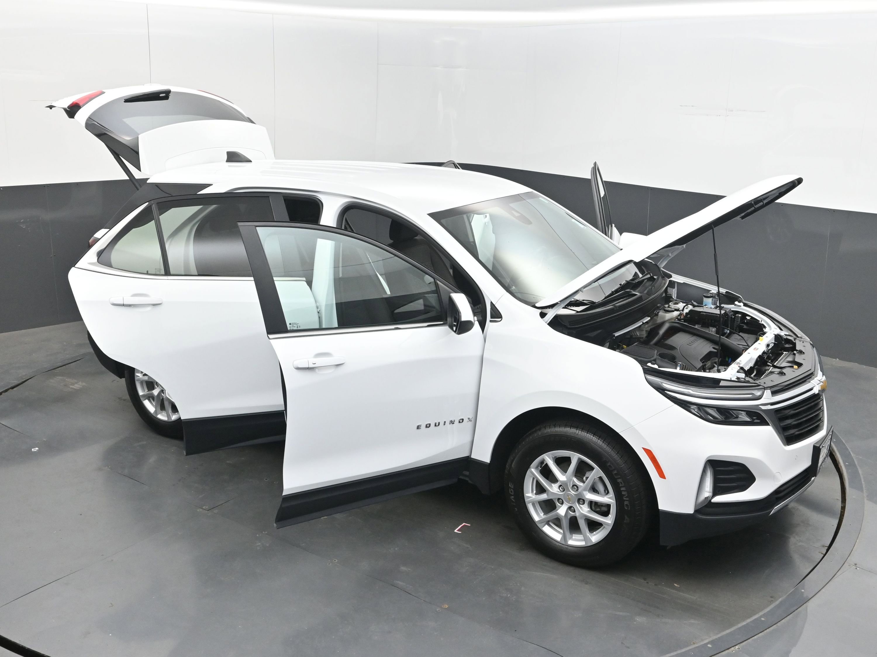 Used 2024 Chevrolet Equinox LT AWD/4WD image 40