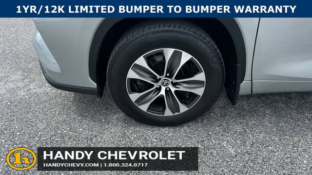 Used 2021 Toyota Highlander XLE AWD/4WD image 9