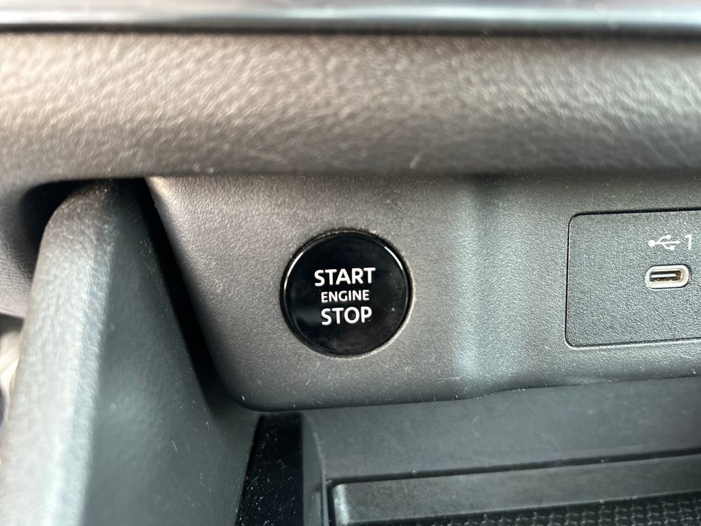 Used 2024 Nissan Rogue SV image 19