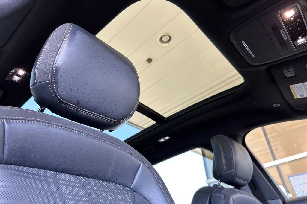 Used 2024 Lincoln Nautilus Reserve w/ Equipment Group 202A image 18