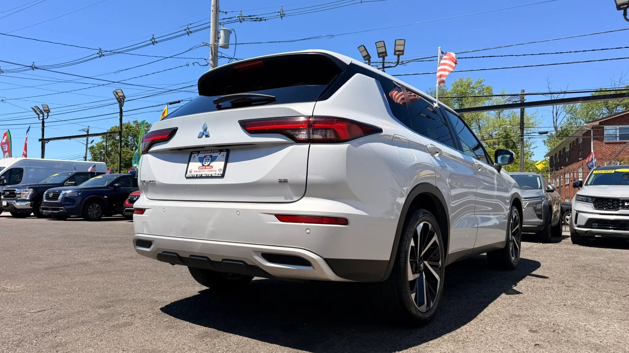 Used 2024 Mitsubishi Outlander FWD image 9