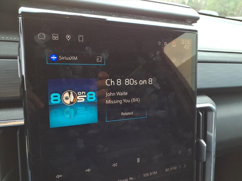 Used 2025 GMC Acadia Elevation image 17