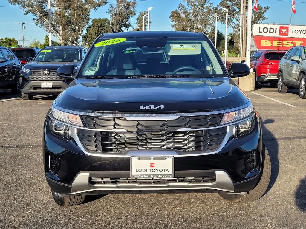Used 2026 Kia Seltos LX FWD image 2