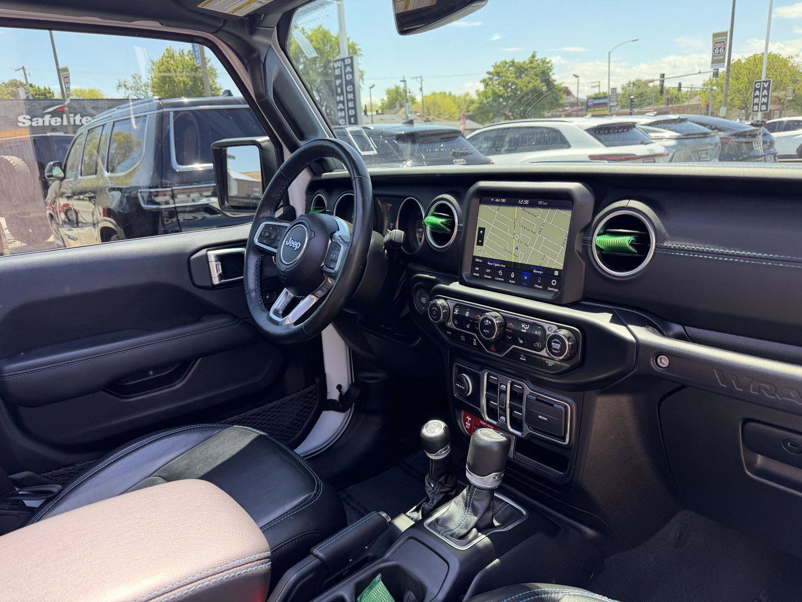 Used 2023 Jeep Wrangler Unlimited Rubicon 4xe w/ Cold Weather Group AWD/4WD image 27
