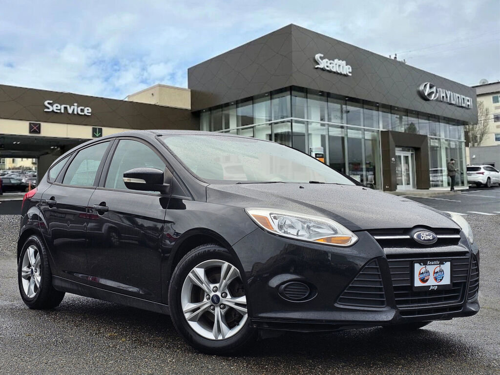 Used 2014 Ford Focus SE w/ SE Winter Package image 1