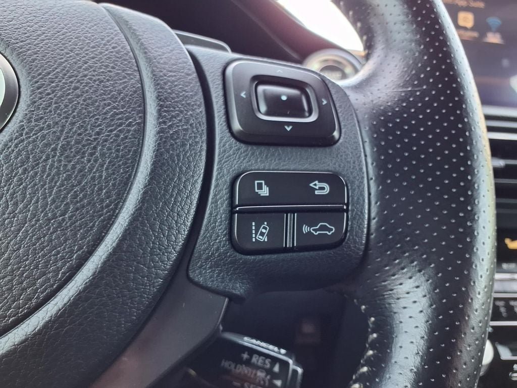 Used 2023 Lexus IS 500 RWD image 29