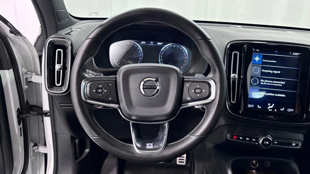 Used 2019 Volvo XC40 T5 R-Design image 12