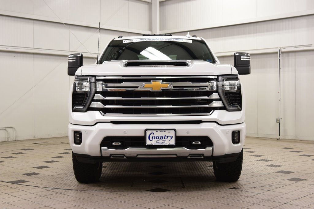 Used 2024 Chevrolet Silverado 2500 High Country w/ Technology Package image 2