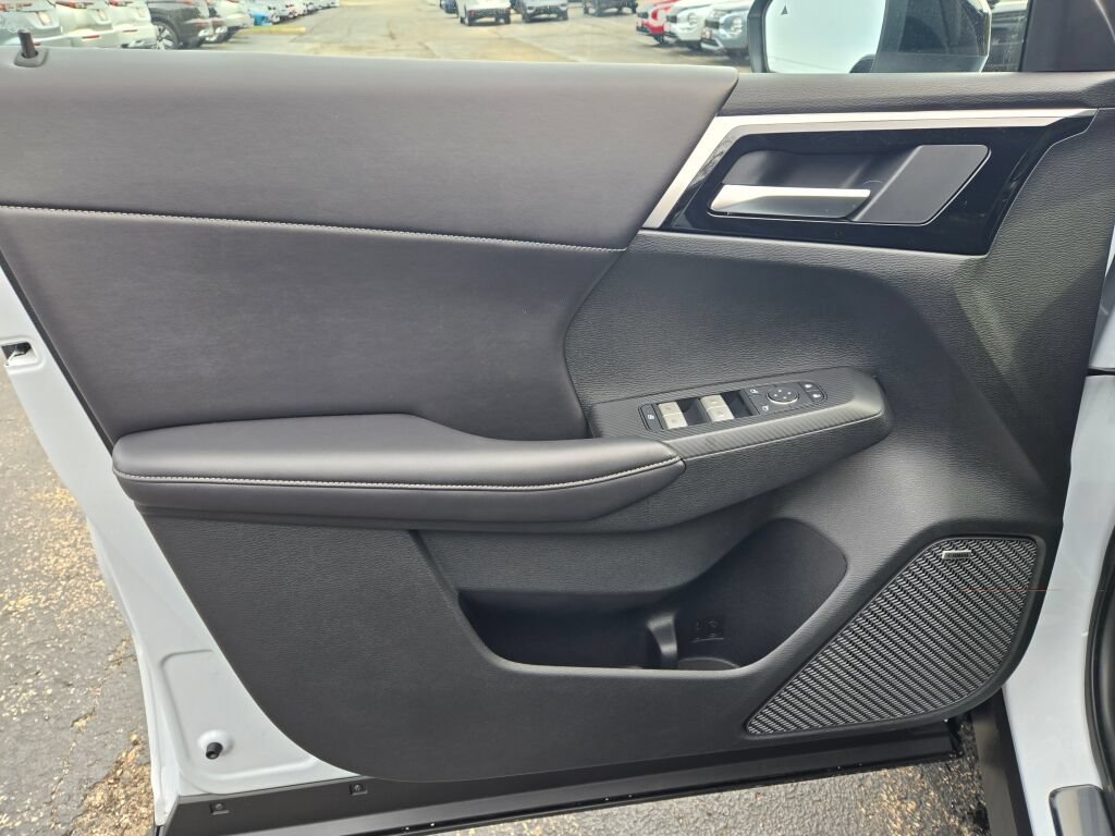 New 2027 Mitsubishi Outlander LE AWD/4WD image 18