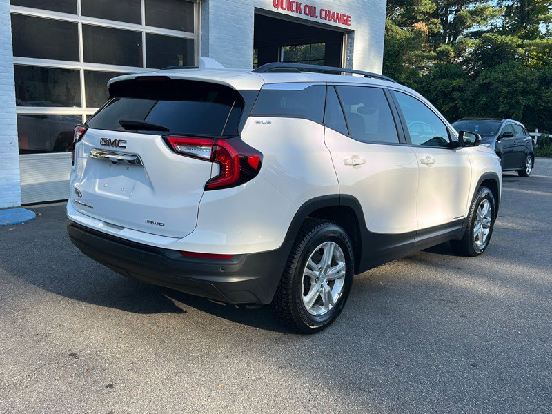 Used 2023 GMC Terrain SLE w/ Driver Convenience Package image 7