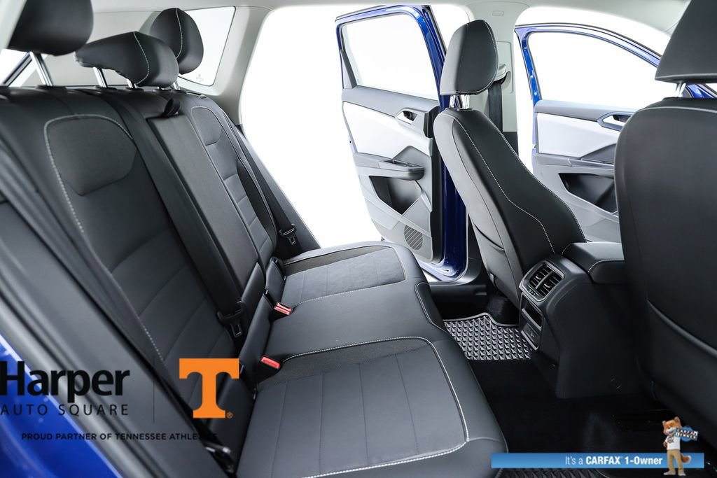 Used 2023 Volkswagen Taos SE w/ Panoramic Sunroof Package image 36