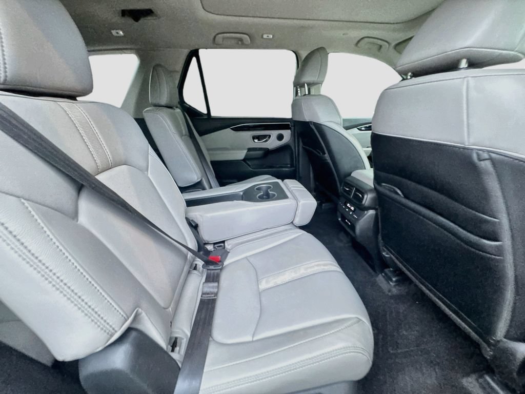 Used 2025 Honda Pilot Touring image 30