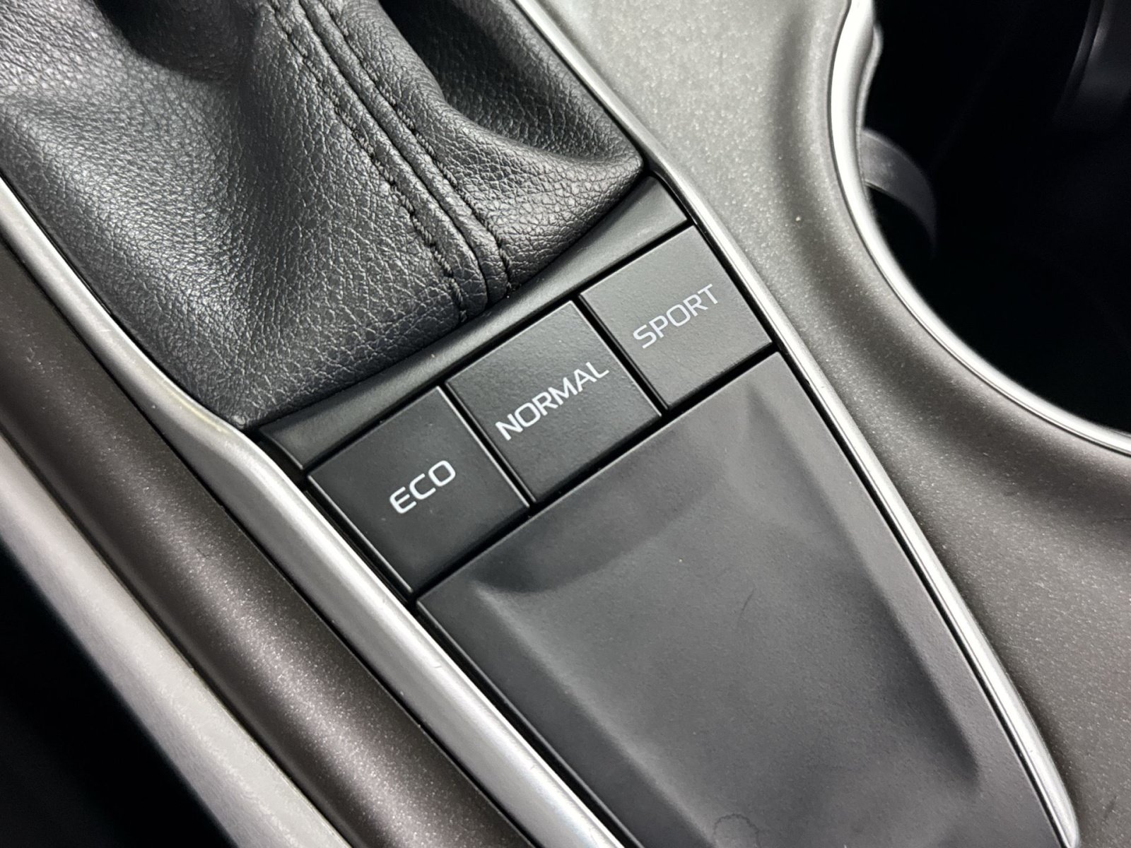 Used 2024 Toyota Camry LE FWD image 42