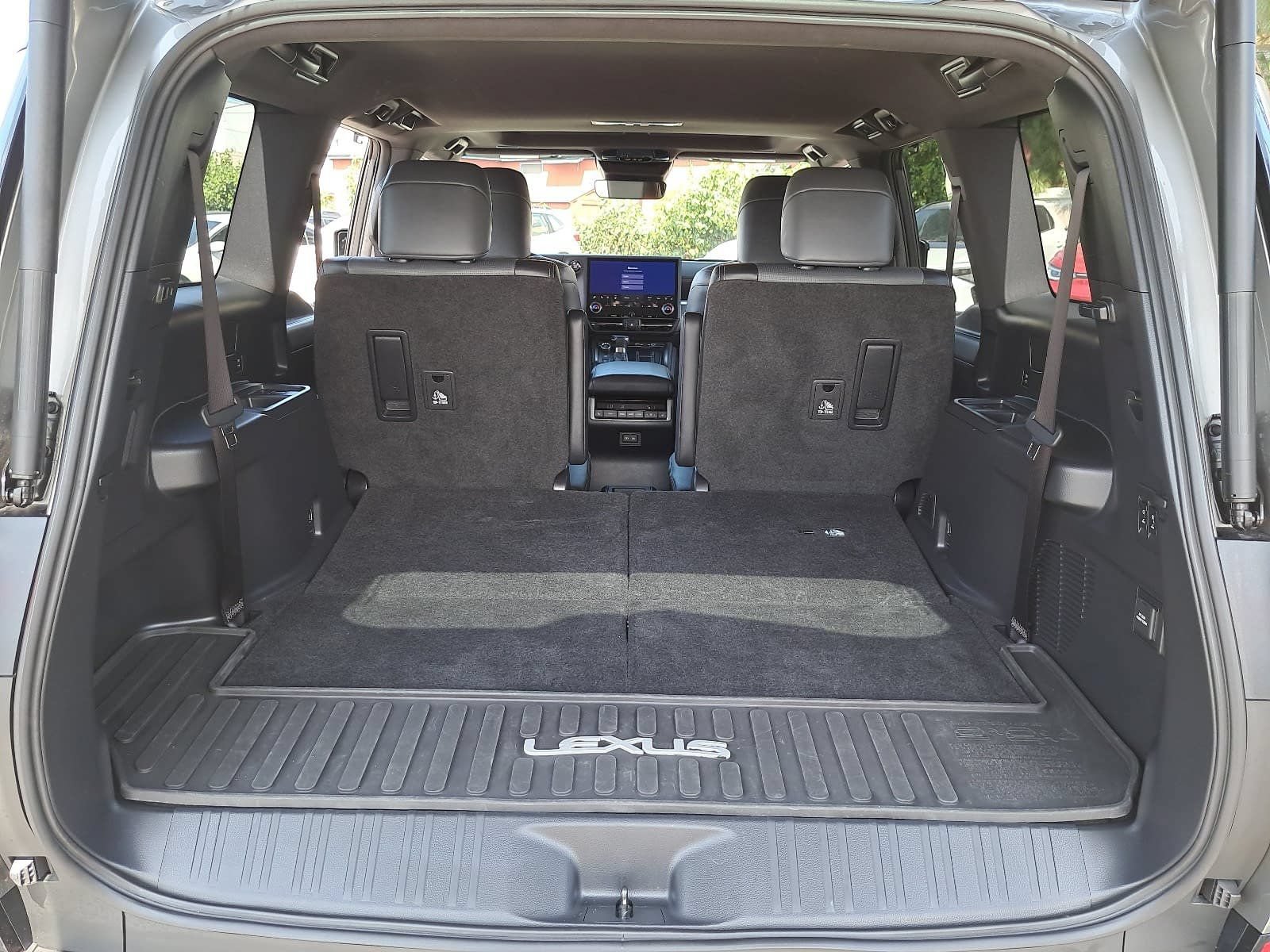 Used 2024 Lexus GX 550 w/ Accessory Package (2T) AWD/4WD image 14