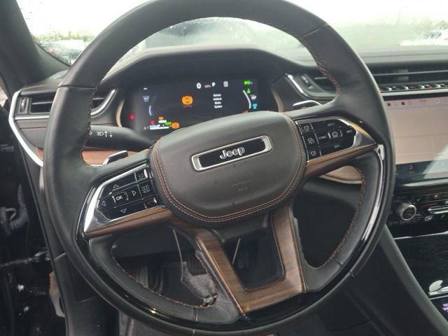 Used 2022 Jeep Grand Cherokee Summit w/ Advanced Protech Group IV AWD/4WD image 11