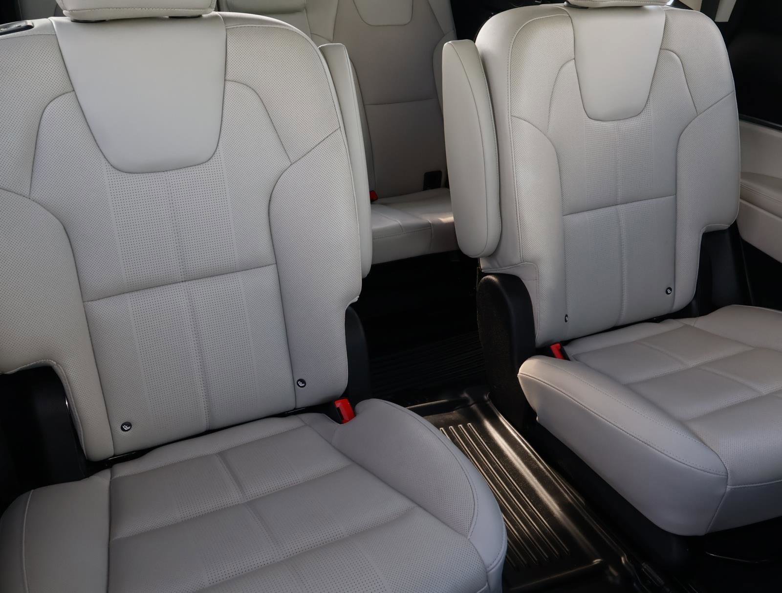 Used 2022 Kia Telluride SX w/ Nightfall Edition Package image 19