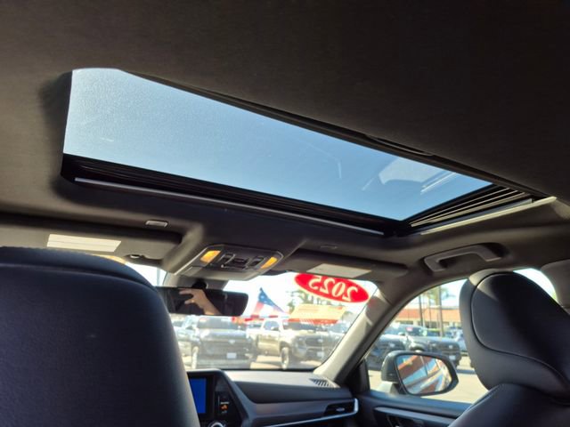 Used 2025 Toyota Highlander XSE image 19