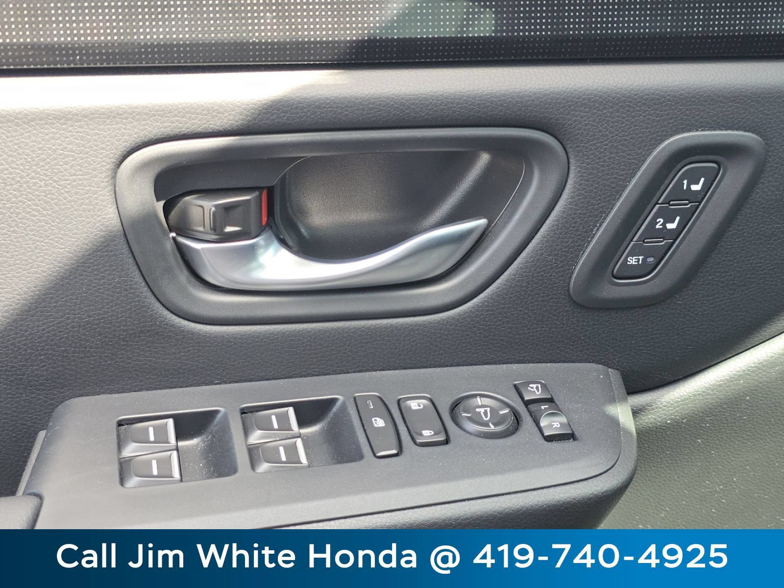 Certified 2025 Honda Pilot Black Edition image 30