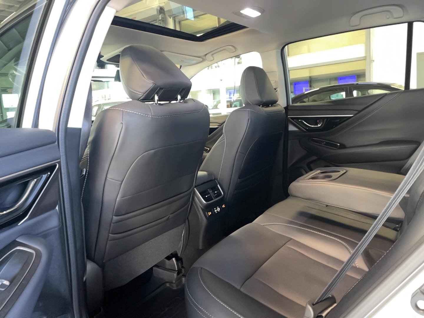 Used 2025 Subaru Outback Limited AWD/4WD image 25