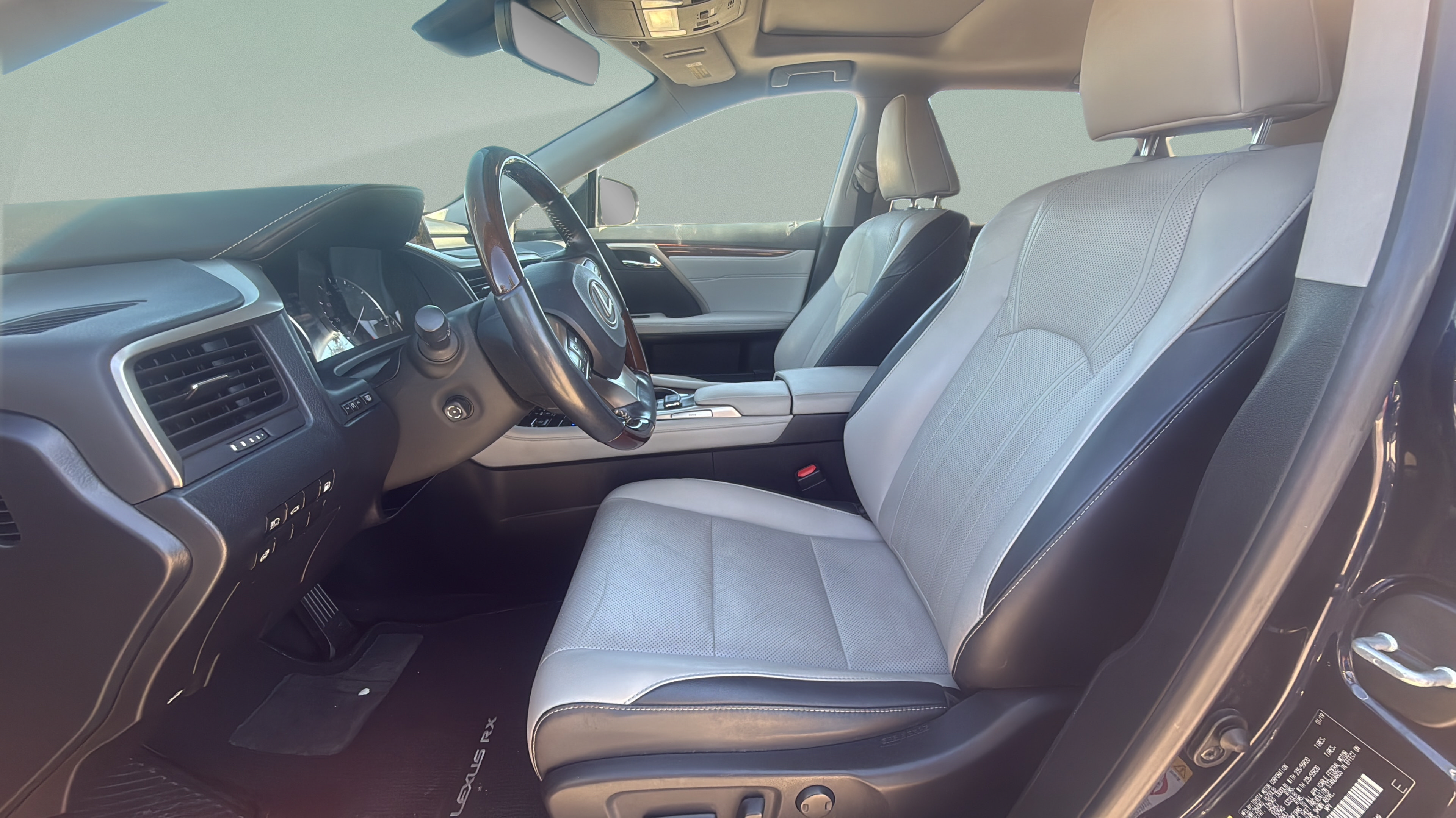 Used 2019 Lexus RX 450hL Premium w/ Premium Package AWD/4WD image 8