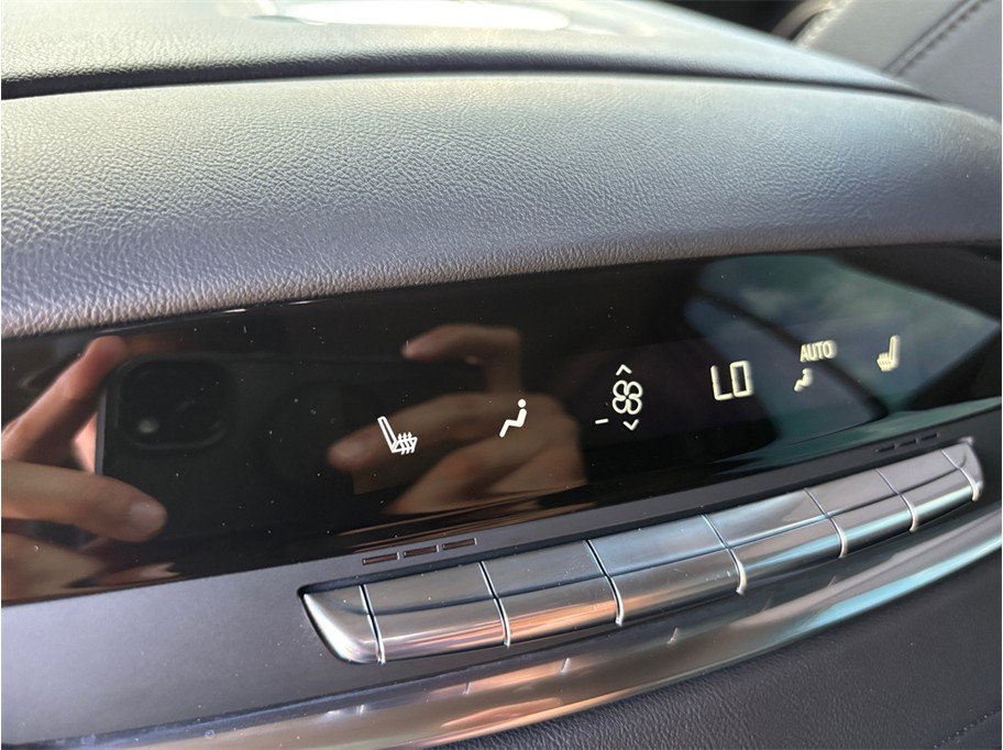 Used 2022 Cadillac Escalade Luxury RWD image 44