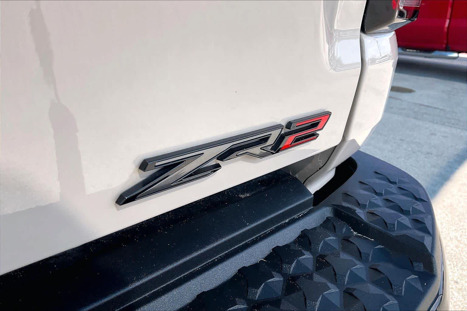 Used 2026 Chevrolet Colorado ZR2 w/ Technology Package AWD/4WD image 10