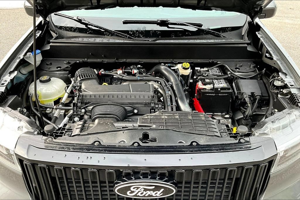 Certified 2025 Ford Maverick Lobo AWD/4WD image 32