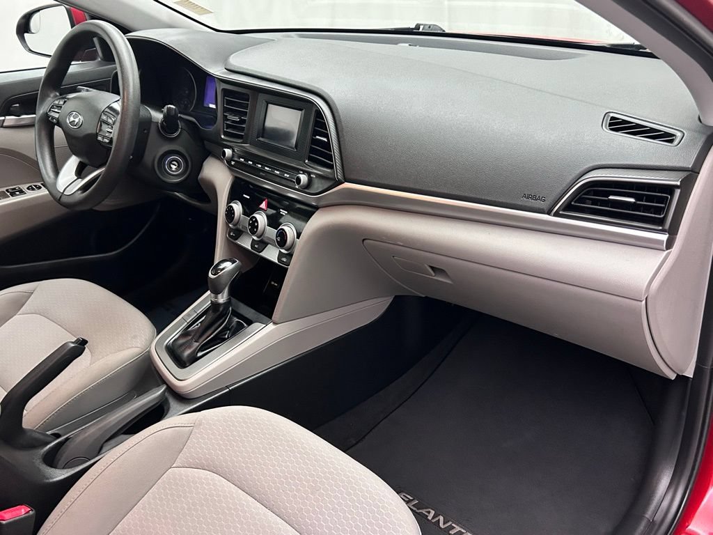 Used 2019 Hyundai Elantra SE FWD image 17