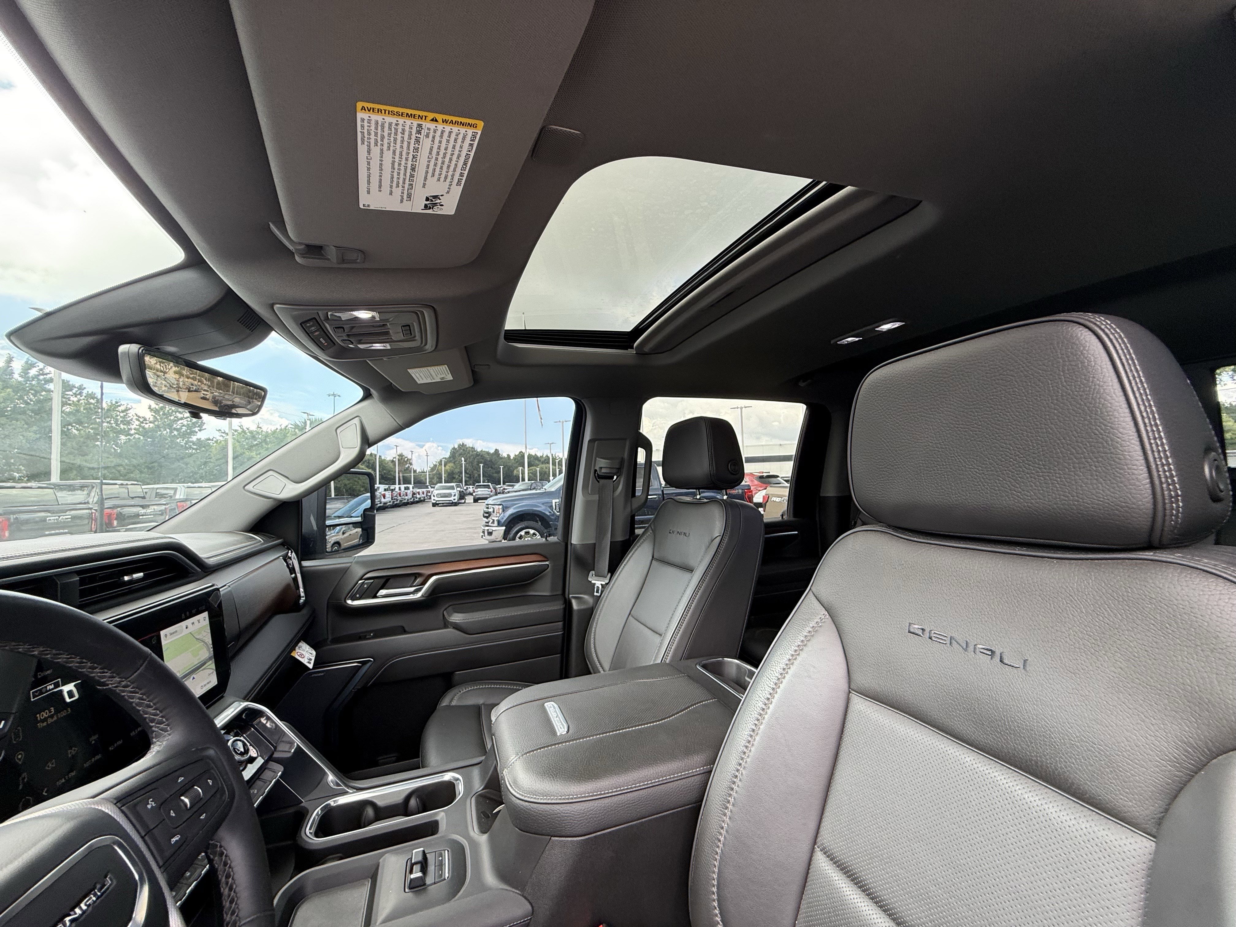 Used 2024 GMC Sierra 2500 Denali w/ Denali Reserve Package AWD/4WD image 27