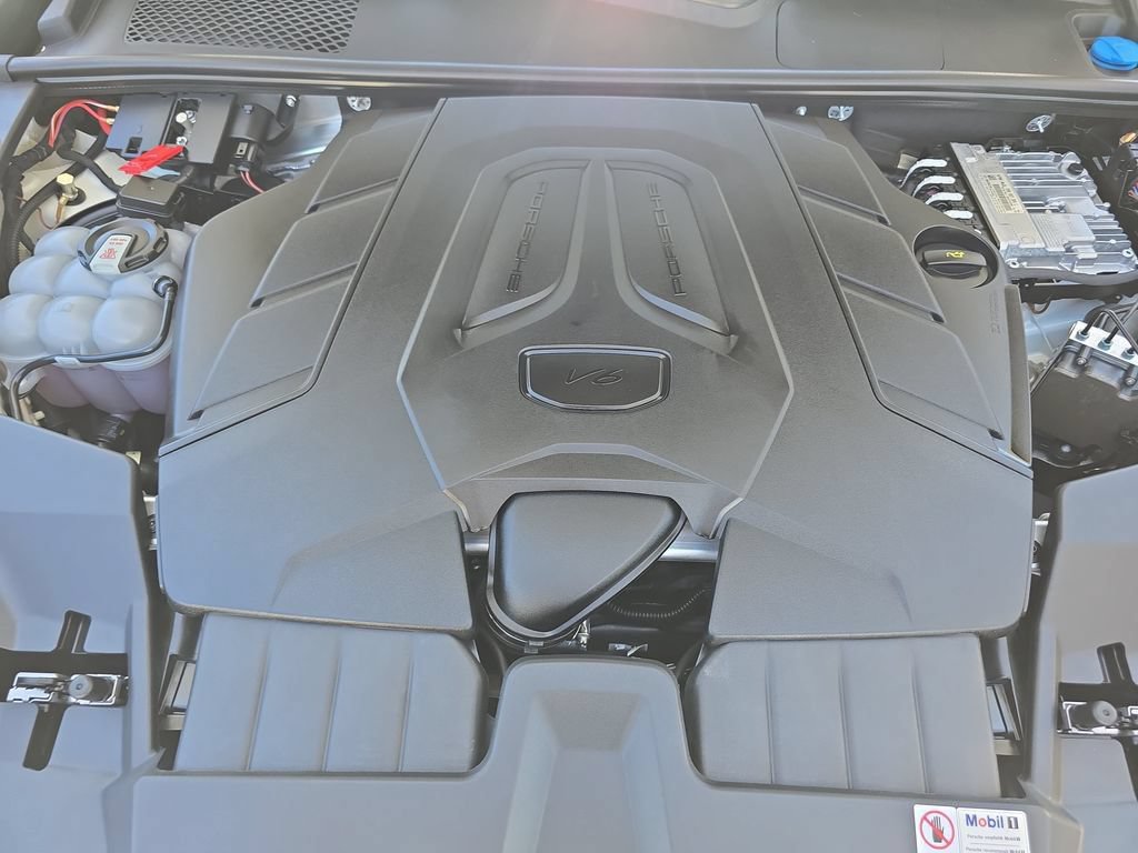 Certified 2024 Porsche Cayenne AWD/4WD image 34