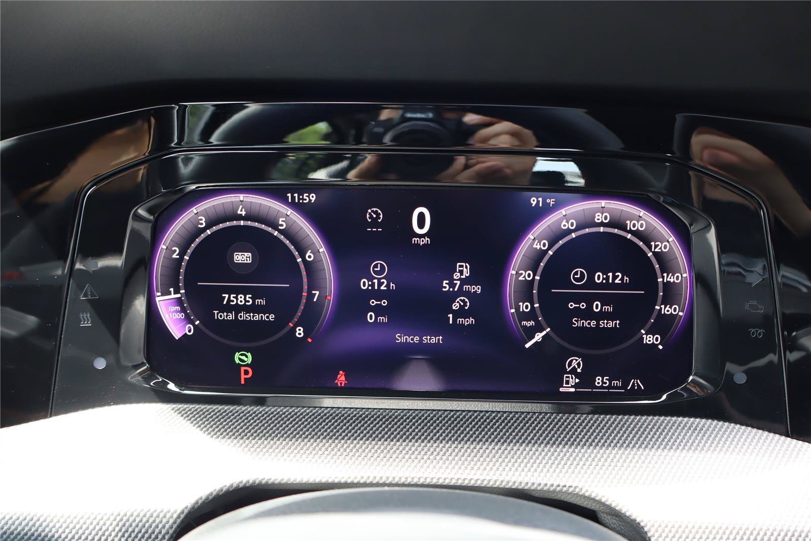 Certified 2025 Volkswagen GTI SE FWD image 18