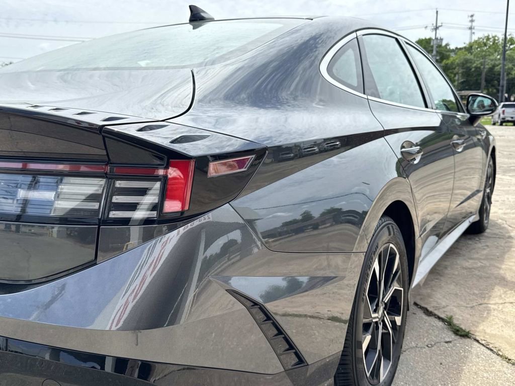 Used 2025 Hyundai Sonata SEL FWD image 14