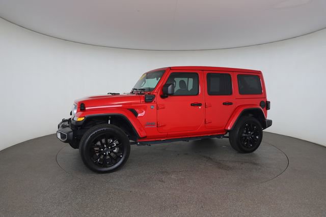 Used 2025 Jeep Wrangler Unlimited Sahara w/ Safety Group AWD/4WD image 8
